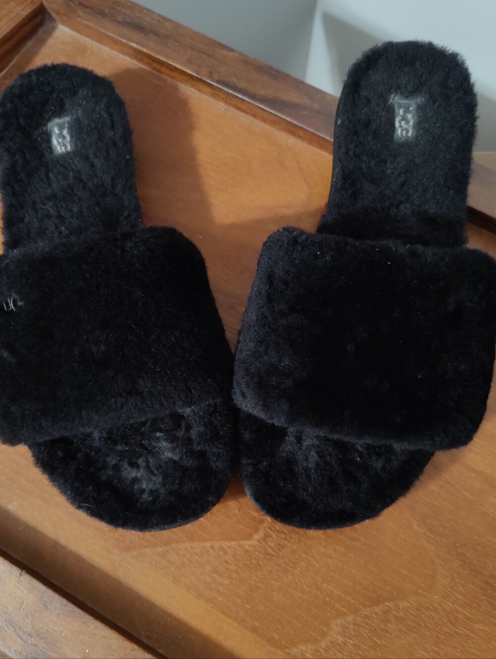 UGGs Shearling Black Fuzzy Slides hard soles One Strap 9